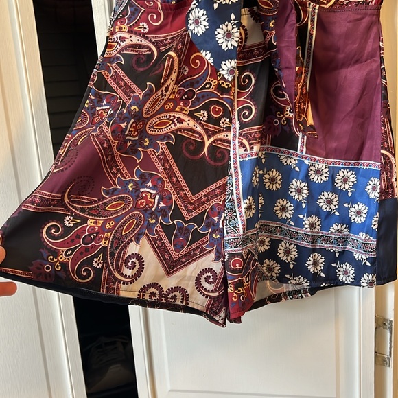 Patterned romper - Picture 8 of 10